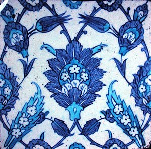 Iznik-fliser med blomsterdesign av Turkish School