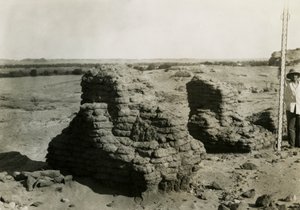 Grav i nekropolis, Qasr Ibrim, Egypt, fotografert av Ugo Monneret de Villard