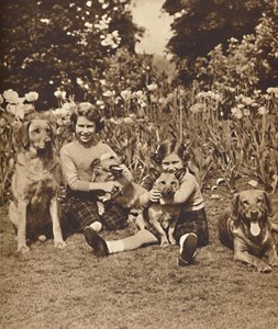 -Og venner, prinsesser Elizabeth og Mary på Royal Lodge, Windsor, c1936 1937 av Unbekannt