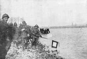 2. marokkanske divisjon bader sine flagg i Rhinen, Huningue, Alsace, Frankrike, 21. november 1918 av Unbekannt