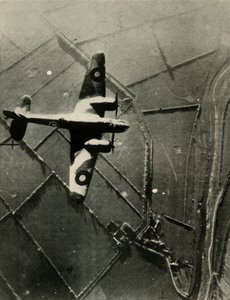 A Blenheim Running Up To Its Target, 1939-1940, 1941. av Unbekannt