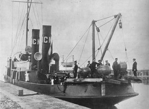Et tysk gruvelag som forlater havnen med gruvene klare på dekk, 1914 av Unbekannt