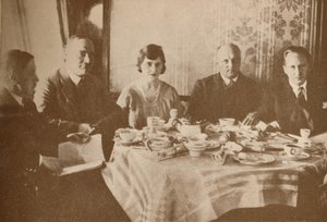 Et måltid ombord på Graf Zeppelin mens du flyr over Atlanterhavet, 1927 av Unbekannt