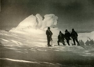 En bemerkelsesverdig fumarole i det gamle krateret, i form av en liggeløve, c1908, 1909. av Unbekannt