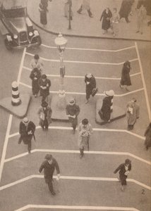 En sikkerhetsvei rett overfor Charing Cross Station, c1934, 1935 av Unbekannt