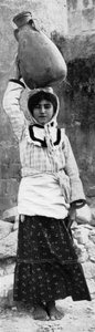 En hushjelp fra Nasaret, 1926 av Unbekannt