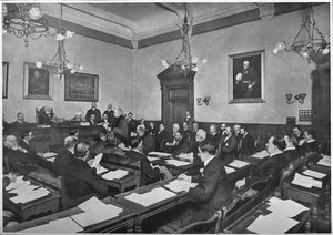 Et møte i Hammersmith Borough Council, c1903 1903 av Unbekannt
