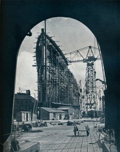 En slående baugvisning av det gigantiske Cunard-fartøyet, Queen Mary, ved Clydebank, Glasgow, 1934 av Unbekannt