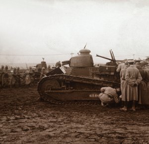 Fremme med stridsvogner, c1914-c1918 av Unbekannt