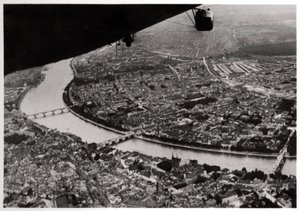 Luftfoto av Basel, Sveits, fra en Zeppelin, 1928 1933 av Unbekannt