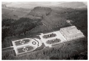 Luftfoto av Herrenchiemsee-palasset, Bayern, Tyskland, fra en Zeppelin, c1931 1933 av Unbekannt