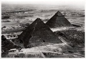 Luftfoto av pyramidene i Giza, Egypt, fra en Zeppelin, 1931 1933 av Unbekannt