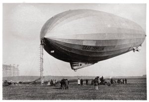 Luftskip LZ127 Graf Zeppelin fortøyd ved Loewental, Tyskland, 1933 av Unbekannt