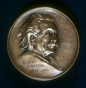 Albert Einstein 1879-1955, matematisk fysiker, c1979 av Unbekannt