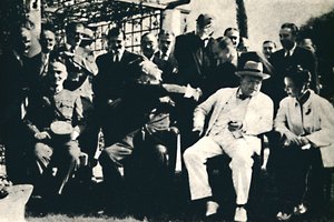 Allierte ledere konfererer i Kairo, november 1943, 1945. av Unbekannt