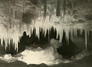 En ishule om vinteren, c1908, 1909. av Unbekannt