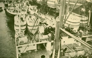 Et imponerende utvalg av båter ombord på Leviathan., c1930. av Unbekannt
