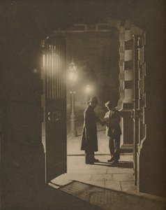 En hendelse på The Yard i de små timer, c1935. av Unbekannt