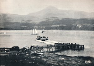 Arran - Brodick Pier og Goatfell, 1895 av Unbekannt