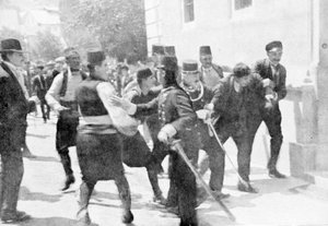 Arrestasjon av Gavrilo Princip, leiemorder til erkehertug Franz Ferdinand, 1914 av Unbekannt