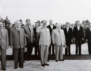 Ankomst av den sovjetiske delegasjonen til Beograd, Jugoslavia, 26. mai 1955. av Unbekannt