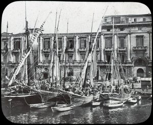 Ved kaien, Messina havn, Sicilia, Italia, slutten av 1800- eller begynnelsen av 1900-tallet av Unbekannt
