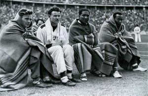 Idrettsutøverne Frank Wykoff, Paul Hanni, Ralph Metcalfe og Jesse Owens, OL i Berlin, 1936 av Unbekannt