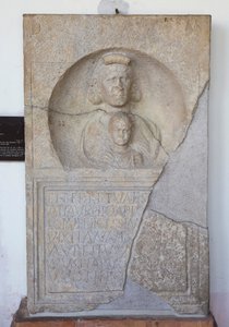 Aurelio Apio, stele av Unbekannt
