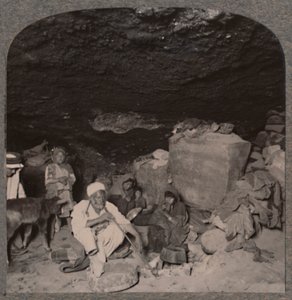 Beduin-hulebeboere i hulene sine, ca 1900 av Unbekannt