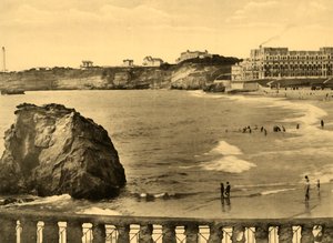 Biarritz - Hotel du Palais og bukten, c1930. av Unbekannt