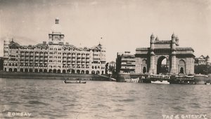 Bombay - Taj & Gateway, c1930. av Unbekannt