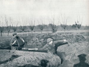 Britiske soldater øver på å kaste håndgranater, c1914 av Unbekannt