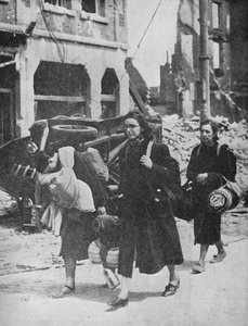 Britiske tropper holder ut i Louvain når flyktninger forlater byen, 1940, 1940 av Unbekannt