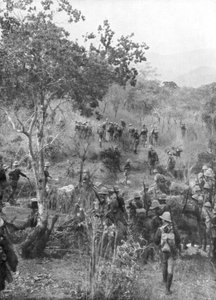 Britiske tropper i bushen på grensene til det tyske Øst-Afrika, første verdenskrig, 1915 av Unbekannt