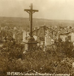 Golgata på kirkegården i Esnes, Nord-Frankrike, c1914-c1918 av Unbekannt