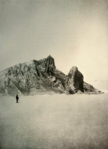 Kapp Barne. Søylen i høyre forgrunn er vulkansk, c1908, 1909. av Unbekannt