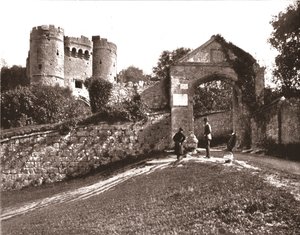 Carisbrooke Castle, Isle of Wight, 1894. av Unbekannt
