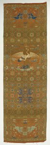 Stoltrekk med en kran, løver, drager, lykkebringende symboler og blomster..., Qing-dynastiet, 1700-tallet. av Unbekannt