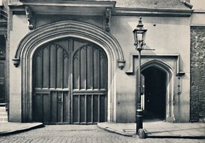 Charterhouse. Eksteriør av inngangsporten, 1925 av Unbekannt