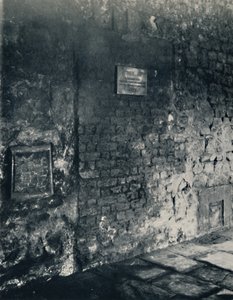 Charterhouse. Food-Hatch and Doorway of a Monks Cell, in the Cloister, 1925 av Unbekannt