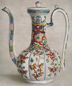 Kinesisk porselensær med femfarget dekor. Periode av Wan Li, 1573-1619, 1928 av Unbekannt