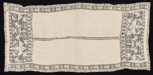 Klut med kant av kronede dobbelthodede ørner med forskjellige emblemer, fugler..., 1800-tallet. av Unbekannt