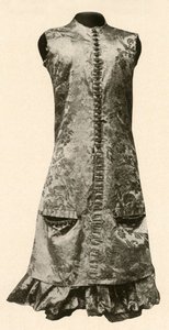 Frakk og helbukse av mørkerød blomstret silke, 1681, 1937. av Unbekannt