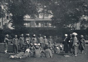 Rekonvalesens indiske soldater som leker på de østlige plenene, c1915, 1939 av Unbekannt