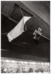 Skadet Zeppelin-luftskip fra den tyske marinen, første verdenskrig, 1914-1918 1933 av Unbekannt