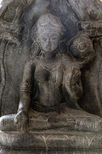 Delhi nasjonalmuseum. Gaja-Lakshmi (elefanter som dusjer vann på gudinnen Lakshmi). Pala, Bihar fra 900-tallet e.Kr. Stein. Detalj. India. av Unbekannt