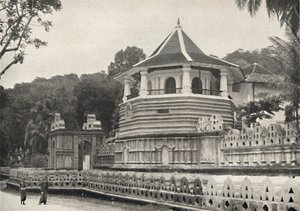 Templet til Buddhas hellige tann i Kandy, 1926. av Unbekannt