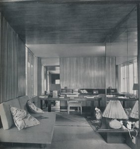 Skrivebord i soverom-stue, 1942. av Unbekannt