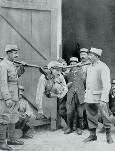 Distraksjoner ved fronten, den menneskelige slangen, Frankrike, første verdenskrig, 1915 av Unbekannt