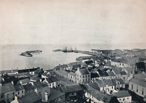 Donaghadee - Utsikt fra kirketårnet, viser havnen, 1895 av Unbekannt